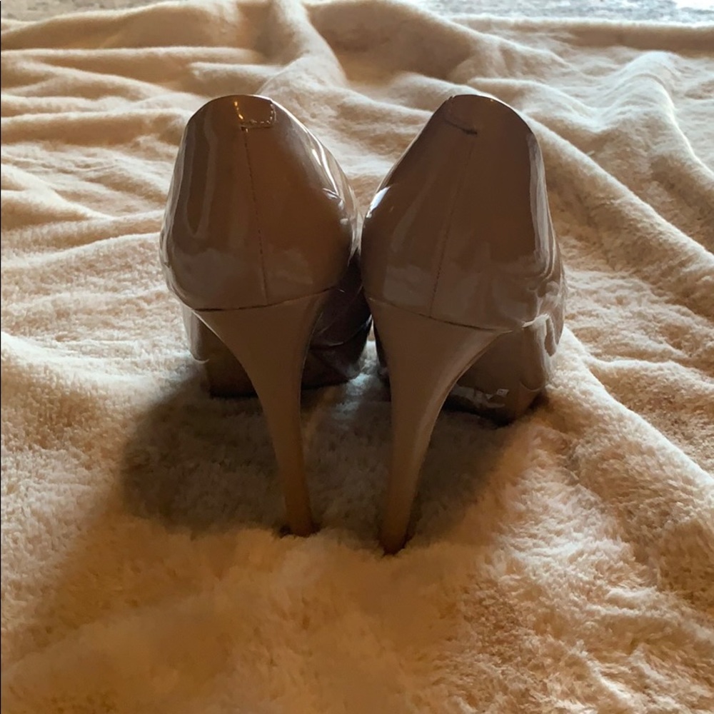 Nude Heels - Picture 3 of 4